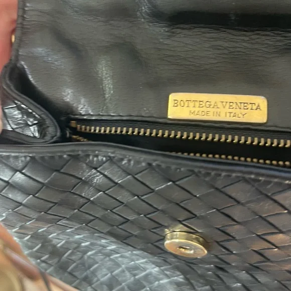 Bottega Veneta Black Woven Crossbody Bag - Picture 8 of 8